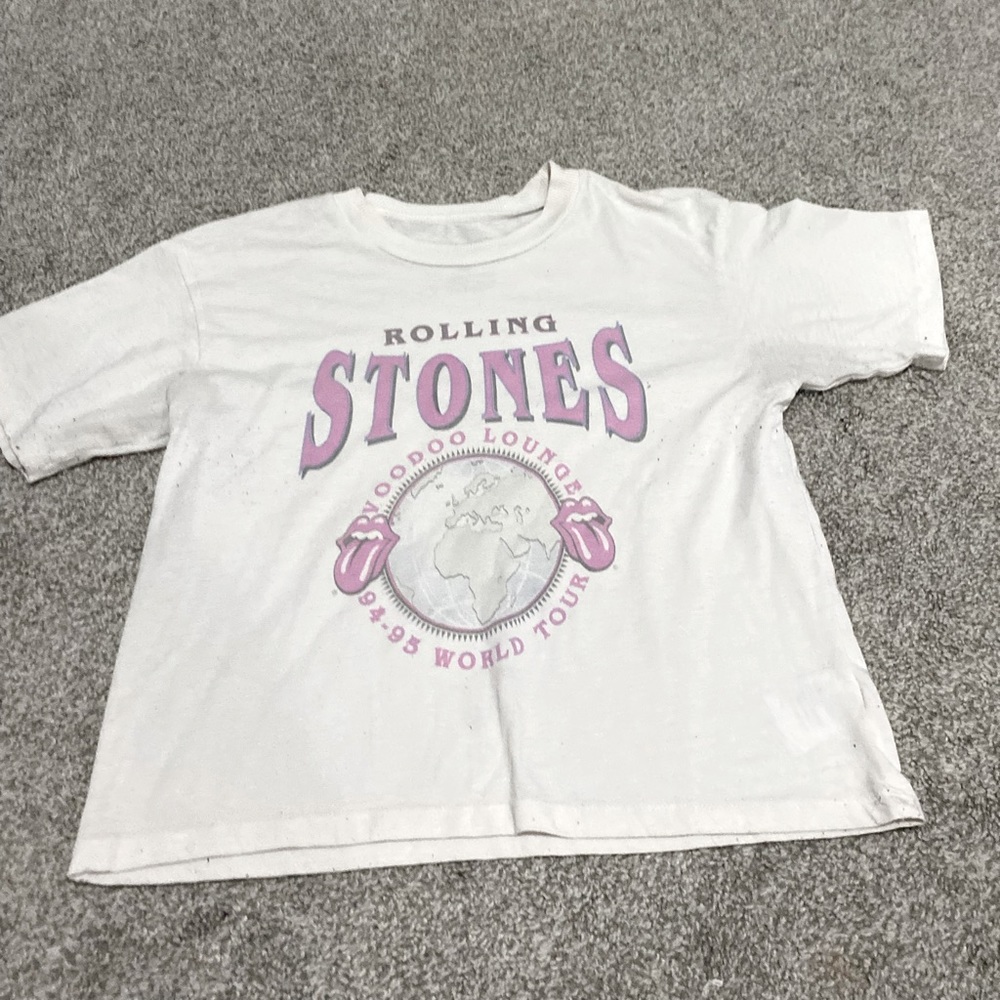 Rolling stones cropped shirt.